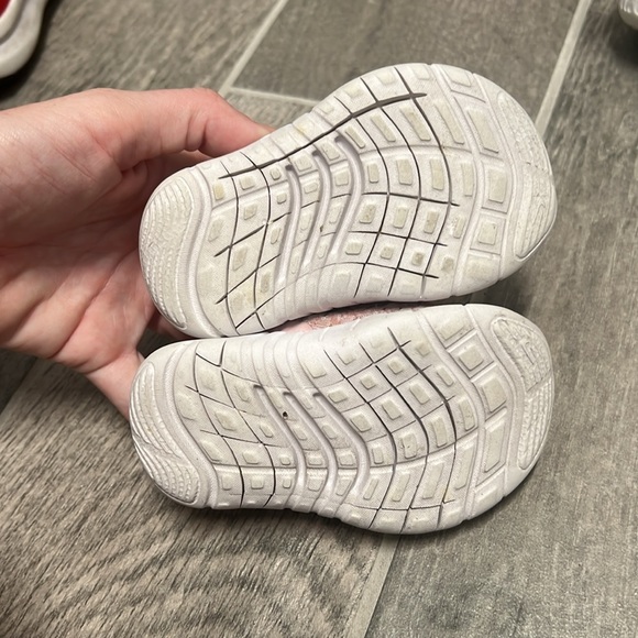 Light Pink Toddler Nike - Picture 4 of 6